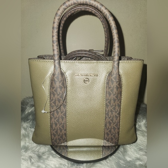 🔥🔥NWT Michael Kors Austin Satchel This is a listing created for a Posh Show. - Picture 3 of 10